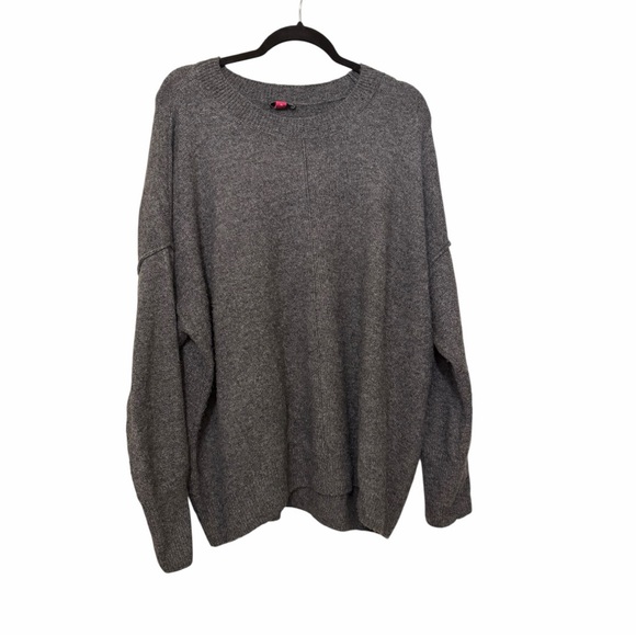 Vince Camuto Sweaters - Vince Camuto Women’s Gray Scoopneck Pullover Sweater